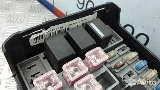 Блок предохранителей land rover discovery 3 (2NN23