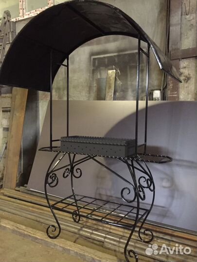 Мангал с крышей