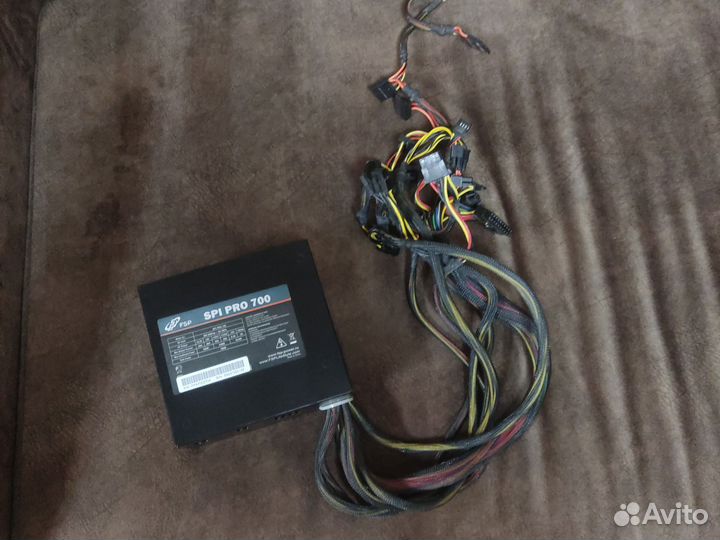 Блок питания- FSP spi pro 700w