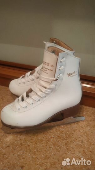 Коньки Graf Arosa фигурные р.32