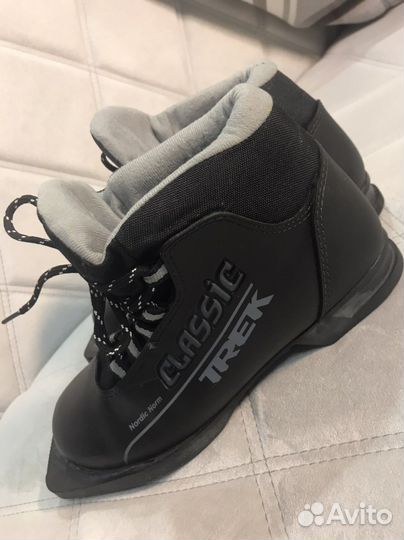 Ботинки для беговых лыж 35