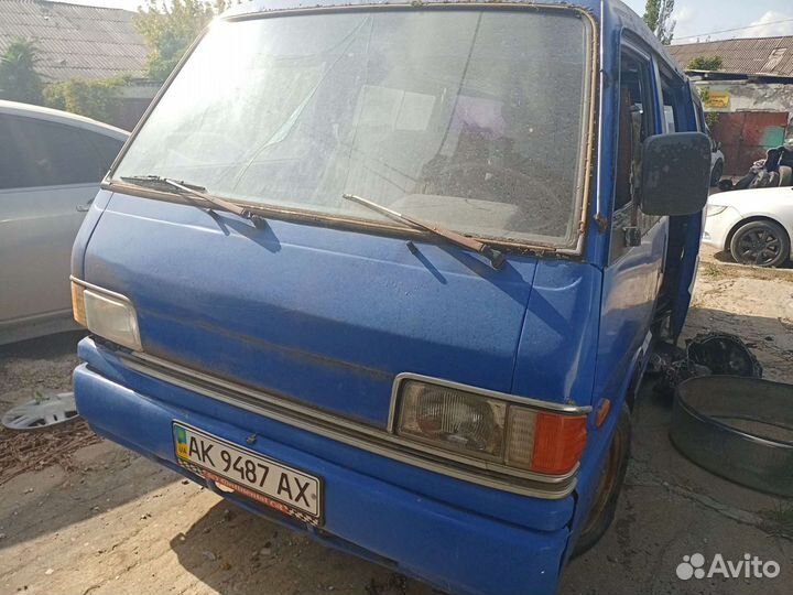 Мазда Е 2000 разборка по частям