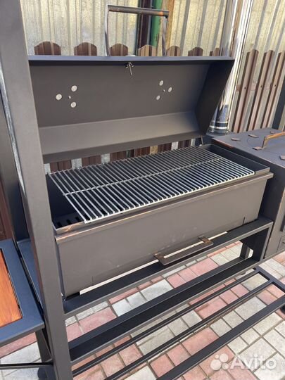 Мангал с крышей