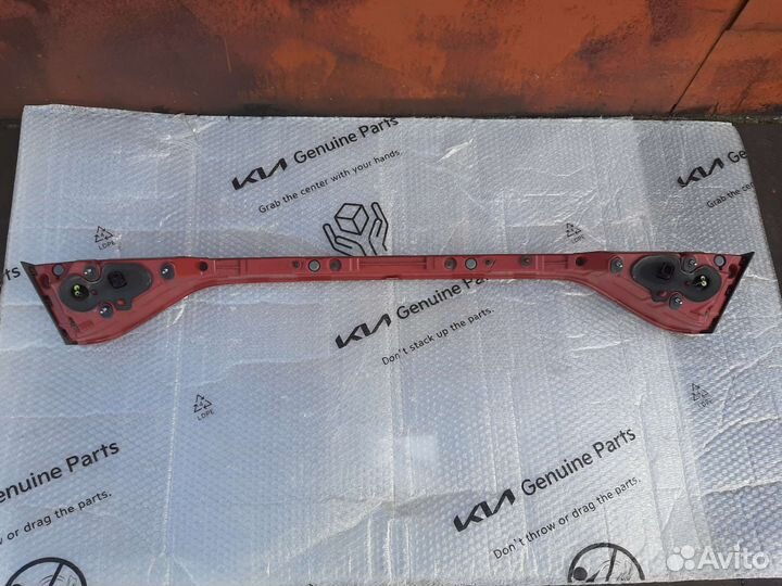Фонарь центральный Kia Stinger Led Оригинал