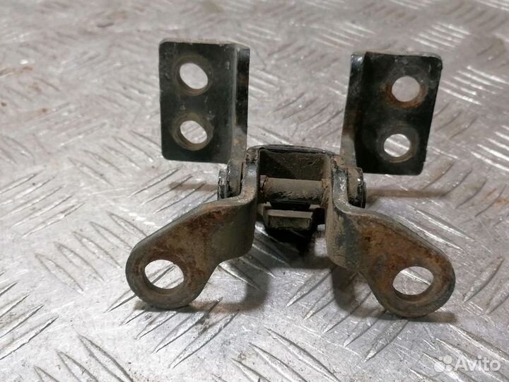 Петля багажника правая Chery Tiggo 2005-2016