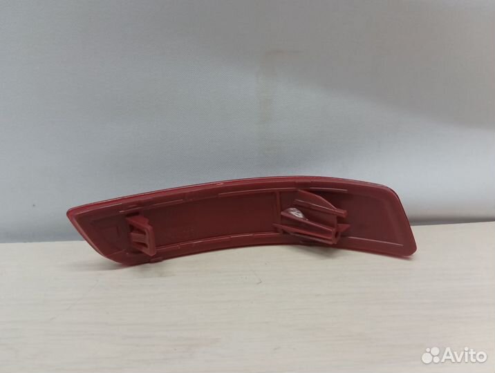 Отражатель Toyota Corolla