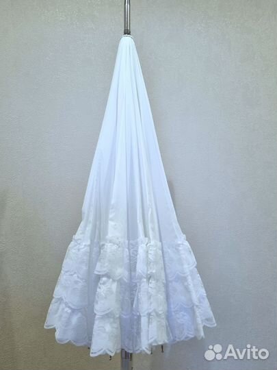 Зонт с кружевами