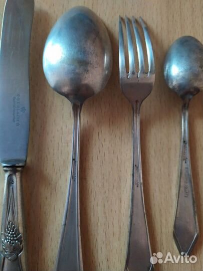 Антикварный набор столовых приборов