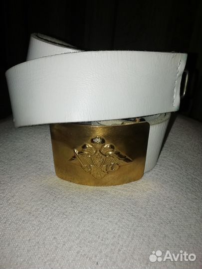 Продаётся белый кожаный ремень