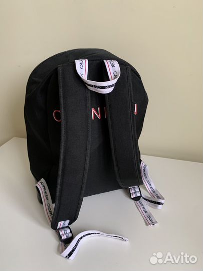 Стильный и вместительный рюкзак Calvin Klein