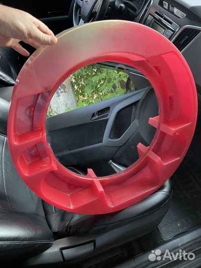 Зеркало в ванную с полочкой