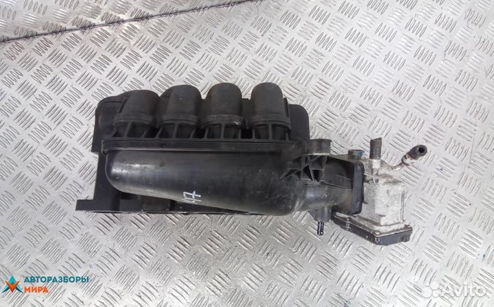 Коллектор впускной Toyota Corolla Verso 2-й рест