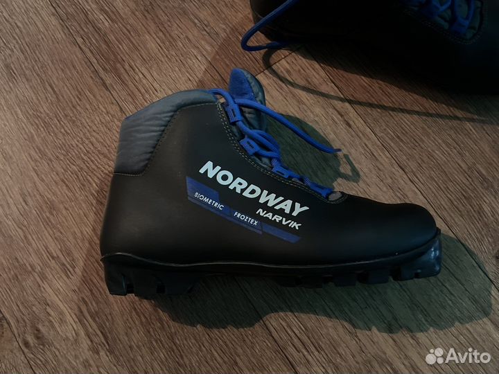 Лыжные ботинки