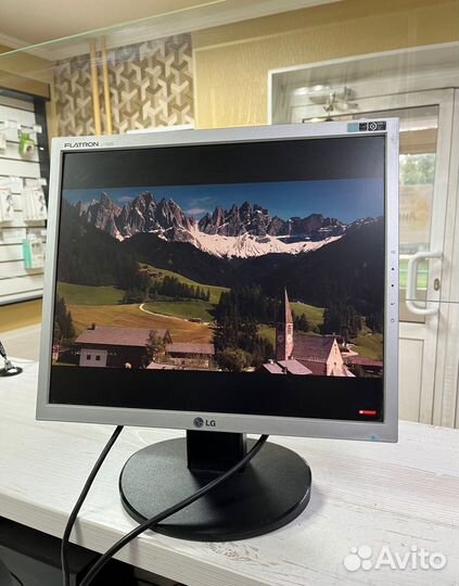 Монитор LG Flatron L1752S