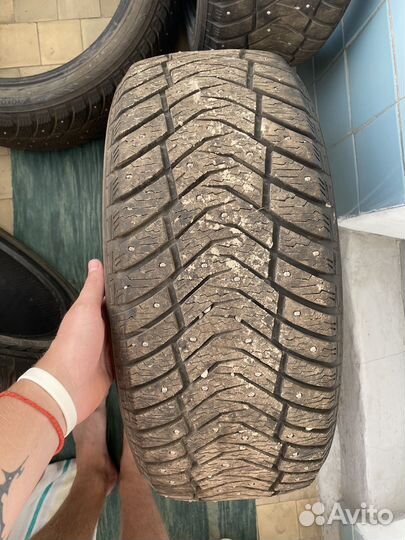 Yokohama IceGuard Stud IG65 225/45 R18 95T