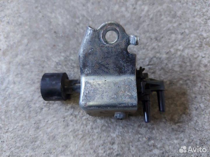 Вакуумный клапан Toyota Land Cruiser 200 4.5 2016