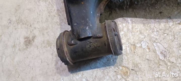 Рычаг передний левый нижний