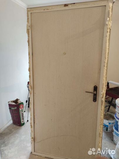 Дверь входная металлическая