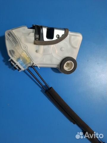 Замок двери передний левый Тoyota Camry V70