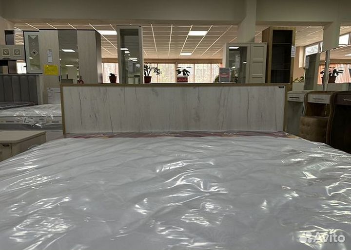 Кровать двухспальная 160см