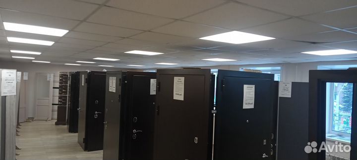 Дверь с зеркалом