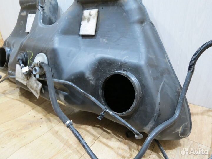 Бензобак Jaguar XF