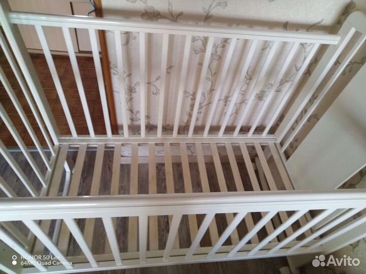 Продам детскую кроватку с матрасом