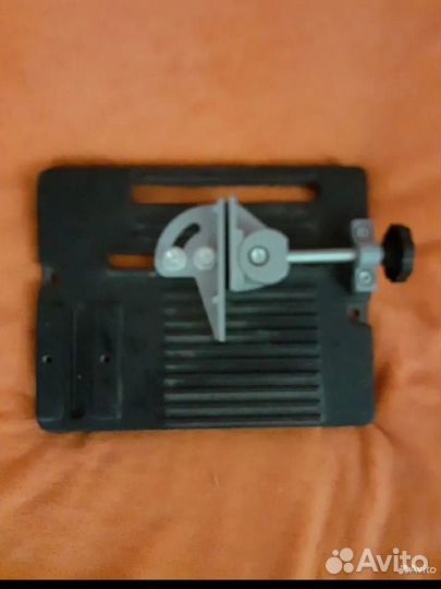 Инструмент тиски ручные