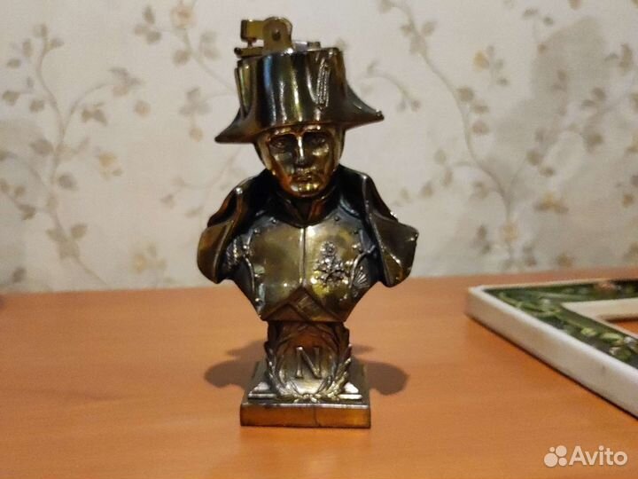 Винтажная зажигалка-сувенир бюст Наполеона