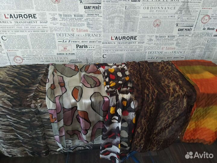 Платки шейные, шарфики шелковые, косынки