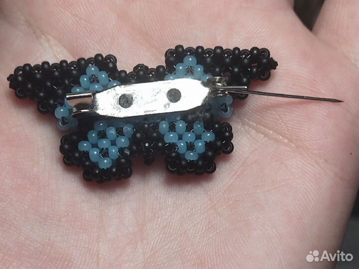 Брошь из бисера