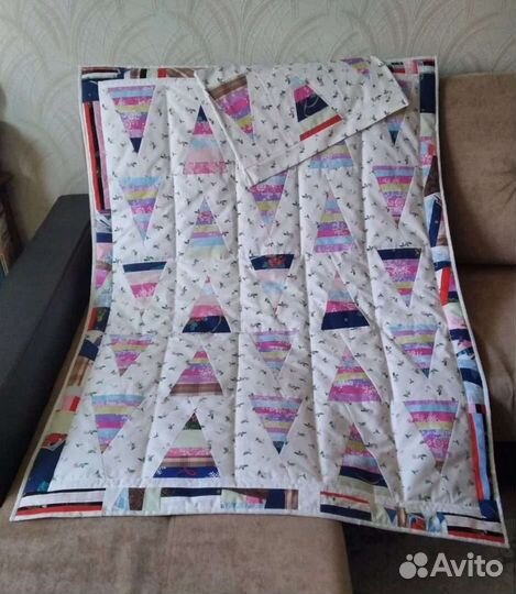 Лоскутное детское одеяло 