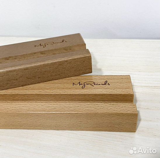 Полка для виниловых пластинок