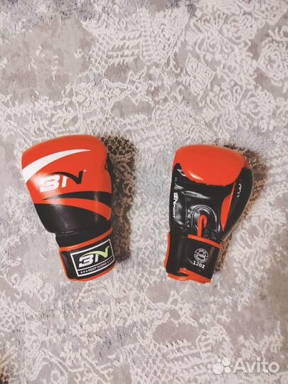 Боксерские перчатки