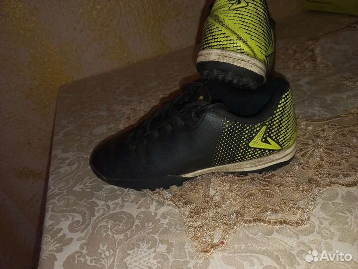 Футбольный буцы 30р