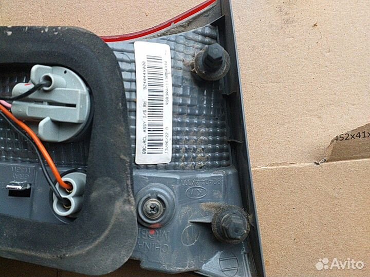 Фонарь задний правый внутренний Киа Рио 3