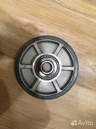 Каток для снегохода в сборе