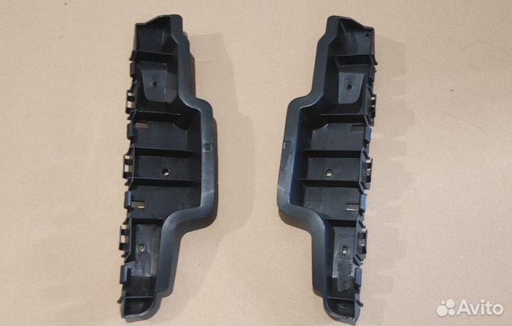 Кронштейн пер. бампера 25776404 Cadillac SRX 10-16