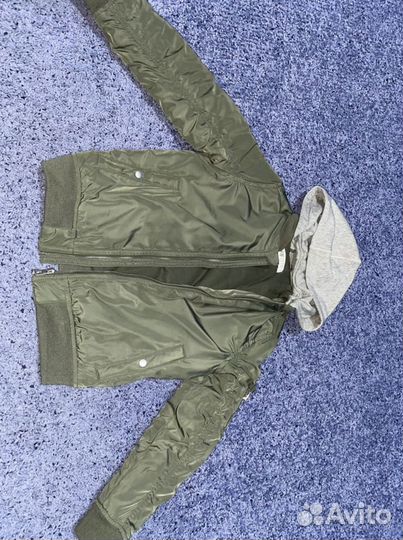 Продам детскую куртку на мальчика