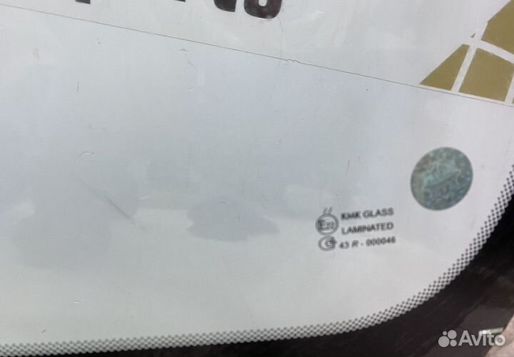 Стекло лобовое Kia Sorento 2 2009 oem 861112P100