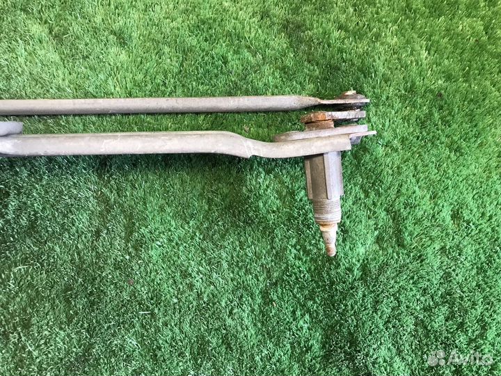 Трапеция стеклоочистителей с моторчиком