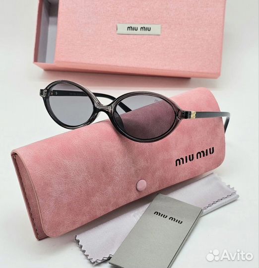 Солнцезащитные очки miu miu