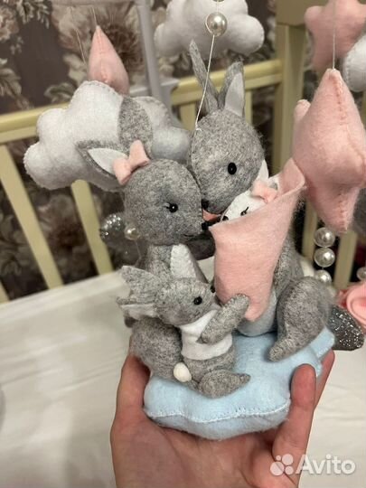 Музыкальный мобиль на кроватку