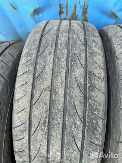 Yokohama Advan Fleva V701 215/55 R17 94W