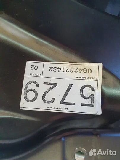 Стеклоподъемник передний правый Пассат б6