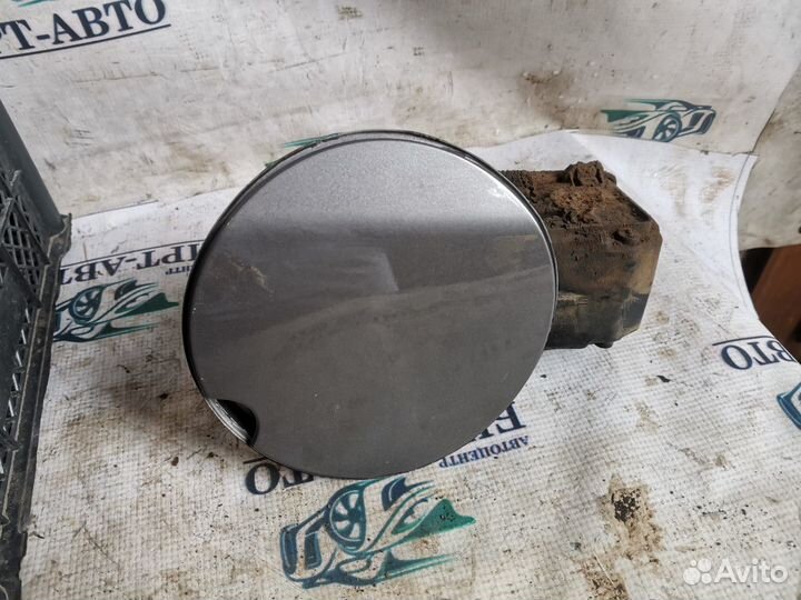 Лючок бензобака Renault Megane III (2008—2014)