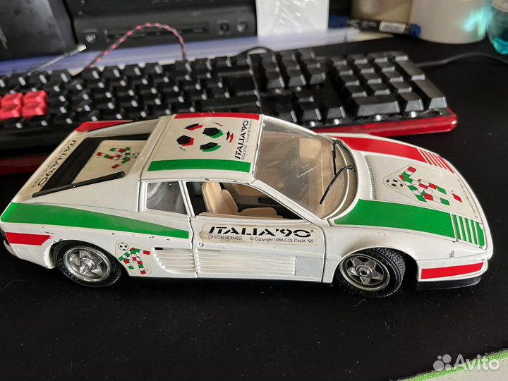 1:18 burago Ferrari Testarossa (1984) Italia 90
