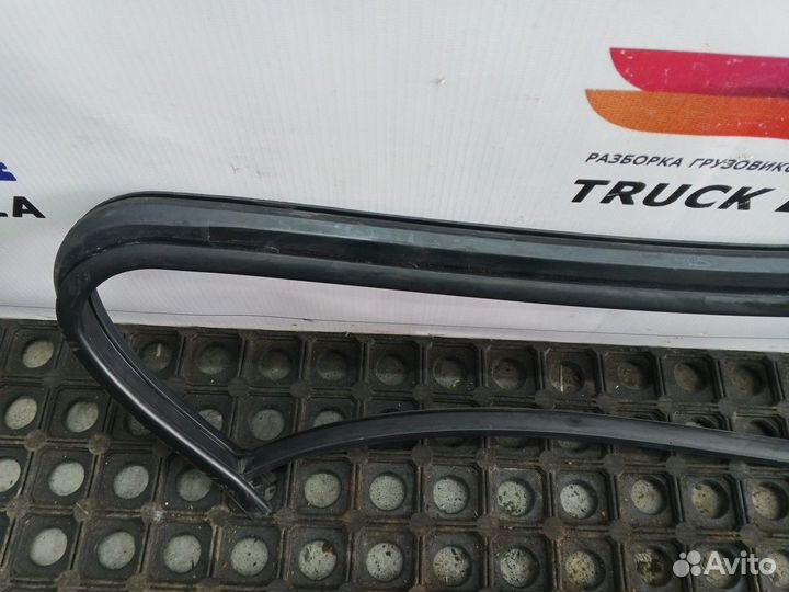 Уплотнитель форточки двери правой