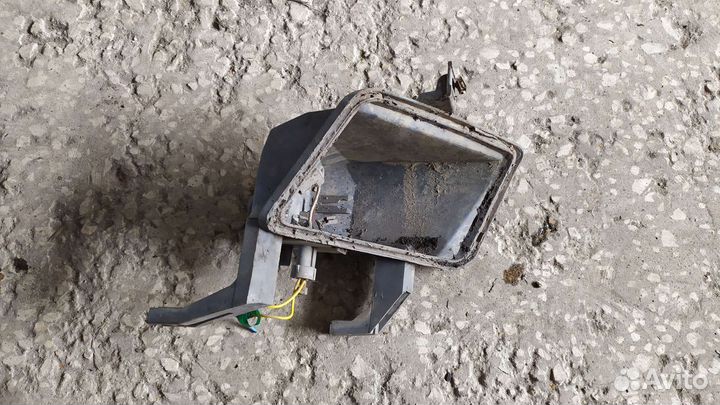 Корпус противотуманки правой Опель вектра б