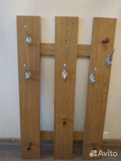 Вешалка настенная в прихожую